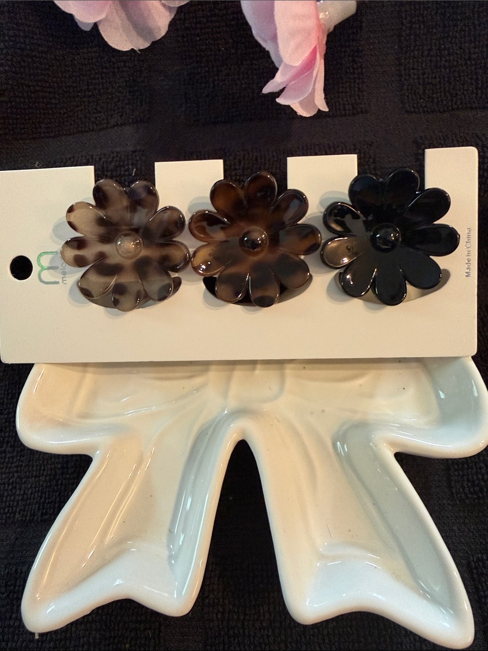 Set of 3 Floral Resin Hair Clips — Black and Brown Tones - Picture 5 of 7